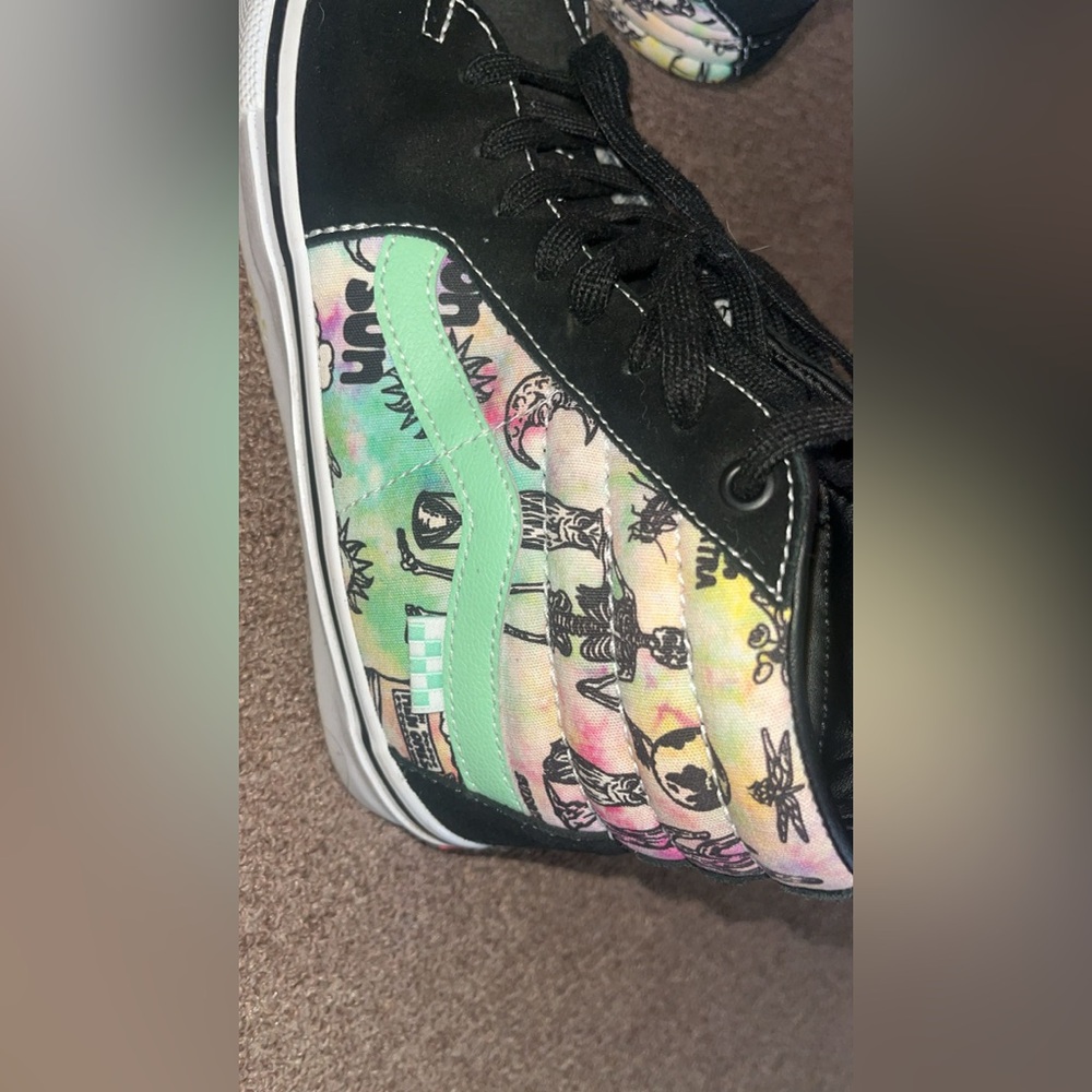 size womens 9.5, pastel skull design - Picture 3 of 4